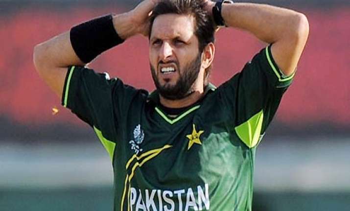 afridi pleads with zardari to end the joke on pak cricket