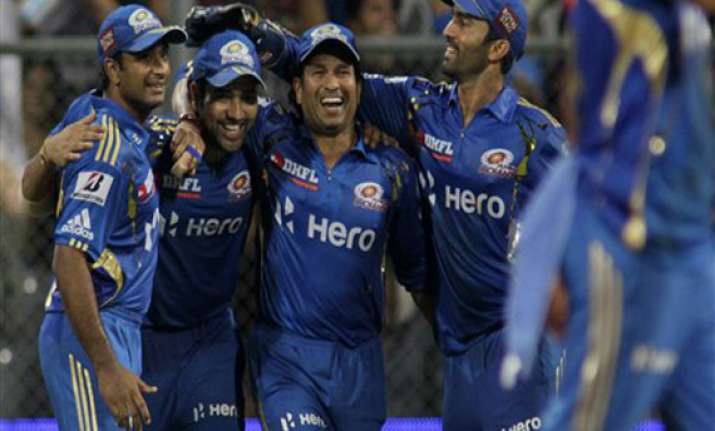 all round mi beat chargers by 5 wkts