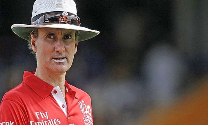 billy bowden returns to elite panel of icc umpires