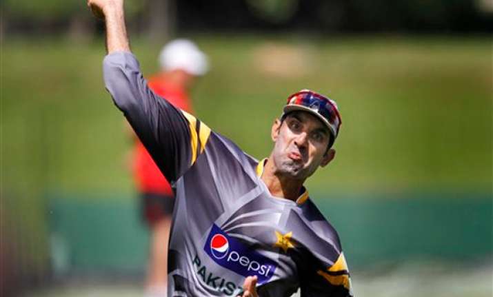 captain misbah back to boost pakistan in second test