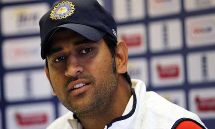 controversial dhoni photo animated cops tell court