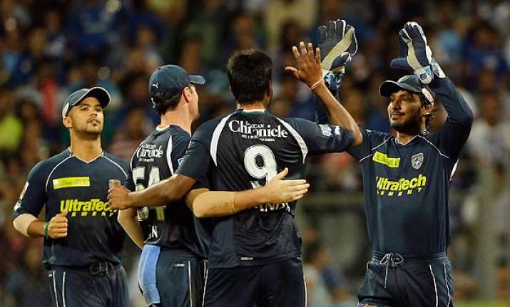 deccan chargers shock mumbai indians by 10 runs