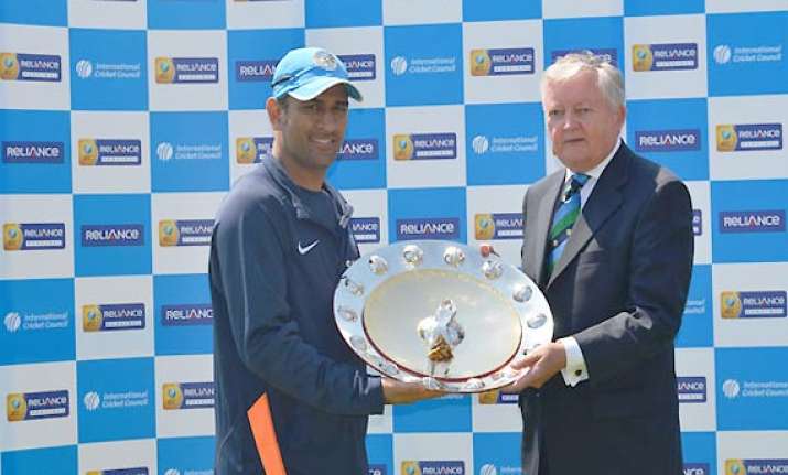 dhoni receives icc odi championship shield