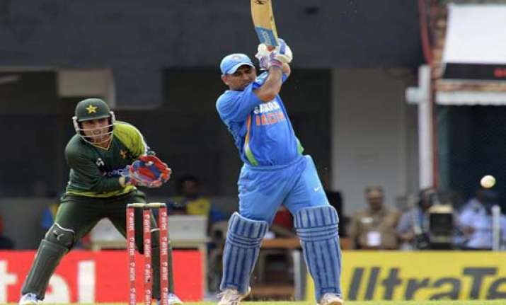 dhoni s hundred came under difficult conditions misbah