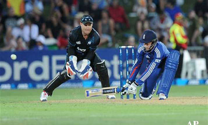 england beats new zealand by 8 wickets in 2nd odi