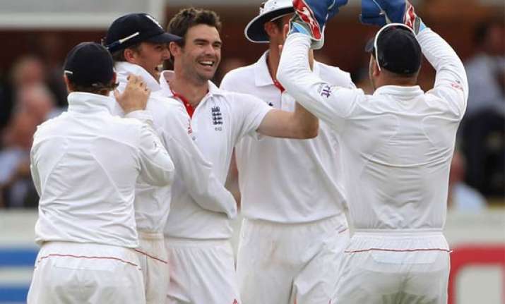 anderson picks five for as india lose first test by 196 runs