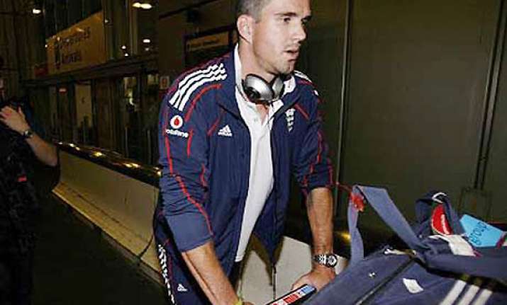 england team in kolkata for eden test