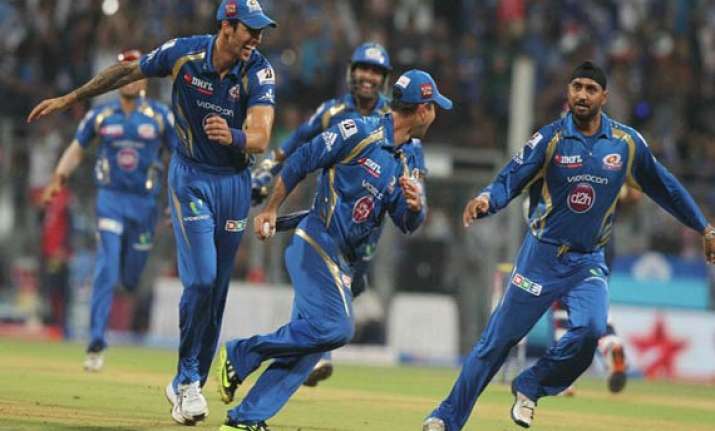 etihad jet to sponsor mumbai indians