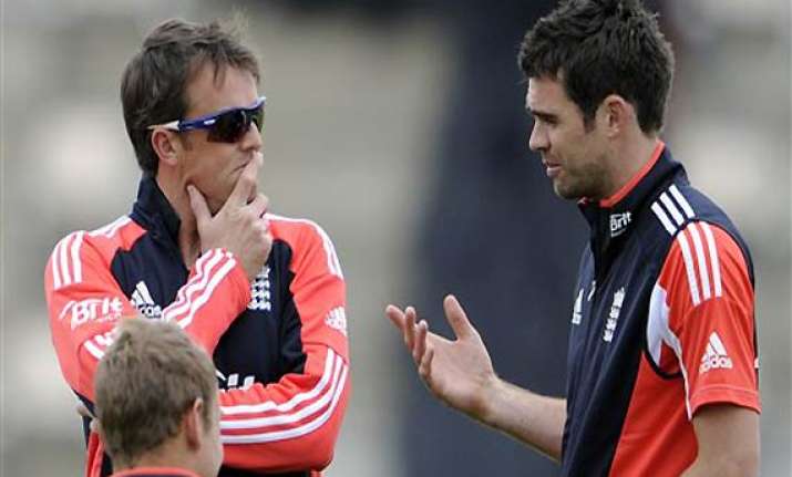 graeme swann slams team india on udrs issue
