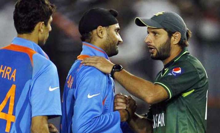 harbhajan hits out at afridi for his comments on indians