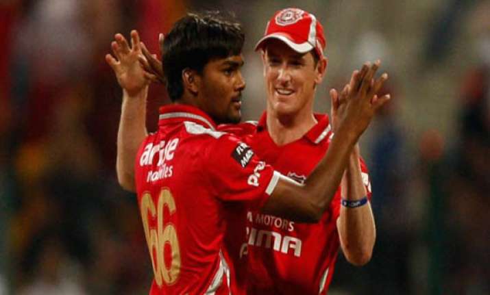ipl7 kings xi punjab won the toss and elected to field