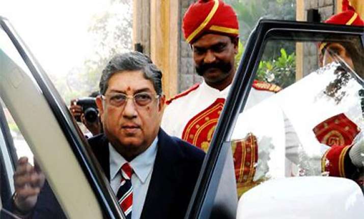 ipl spot fixing bcci officials not keen on replacing