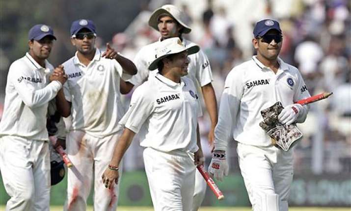 i m neither specialist batsman nor extraordinary keeper