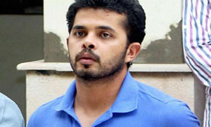impersonator cop arrested from sreesanth s house