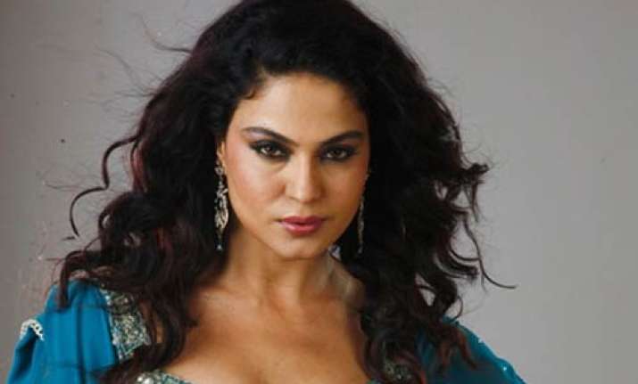 veena malik managed seven pak cricketers says indian