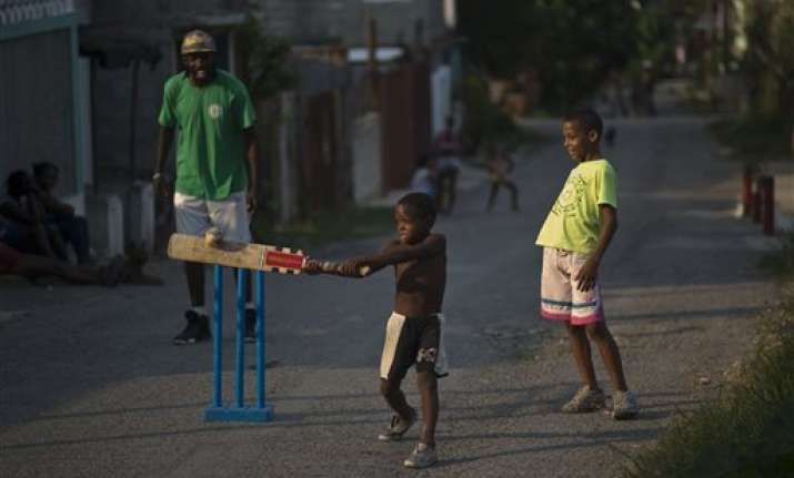 cricketers fight for foothold in baseball mad cuba