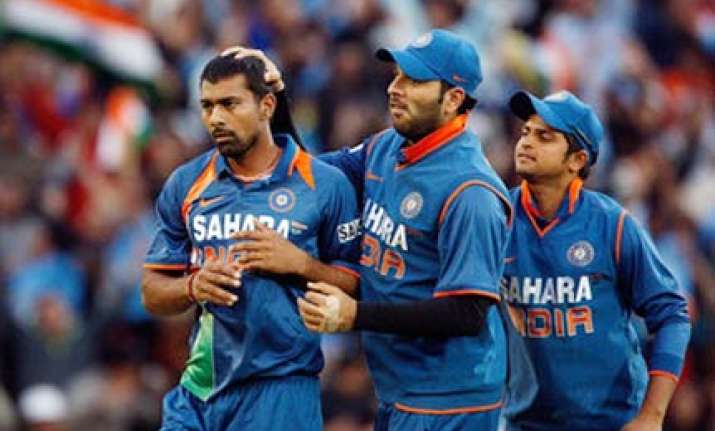 praveen ruled out of first odi nehra comes in