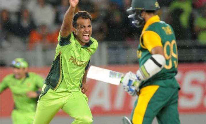wahab riaz invites west indies legend brian lara to pakistan