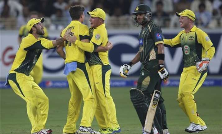 pak vs aus maxwell powers australia to 5 wicket win