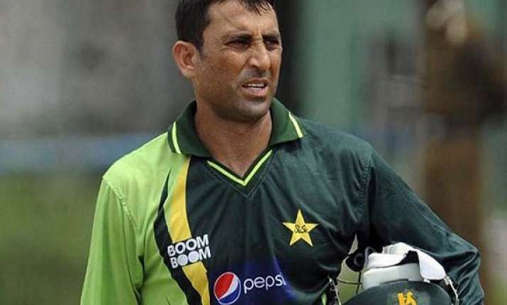 recent critic younis khan in pakistan test squad against