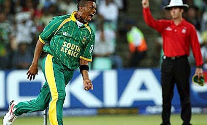 makhaya ntini retires from international cricket