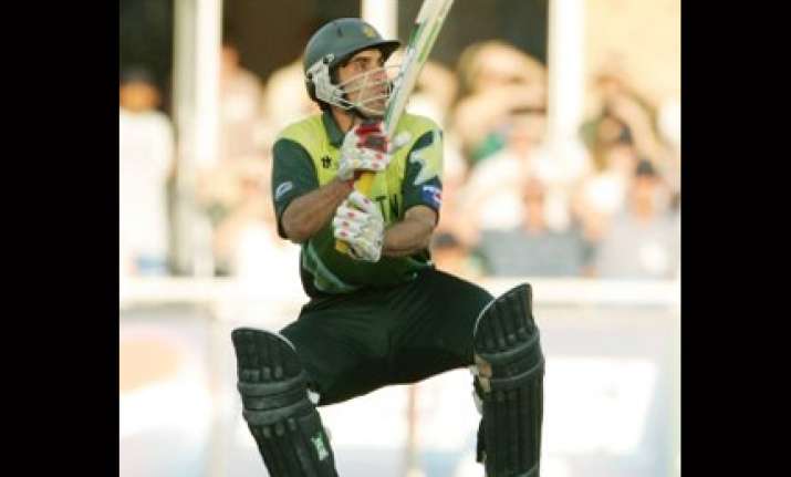 misbah ul haq gets the axe from pak team