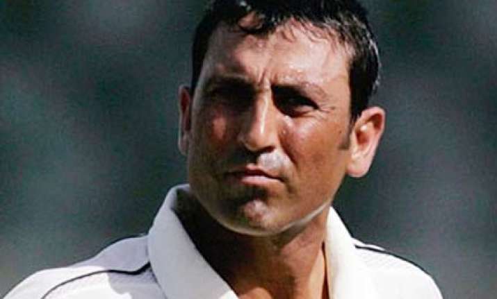 pcb dumps younis for england tour
