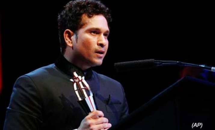 tendulkar gets people s choice award in asian awards in uk