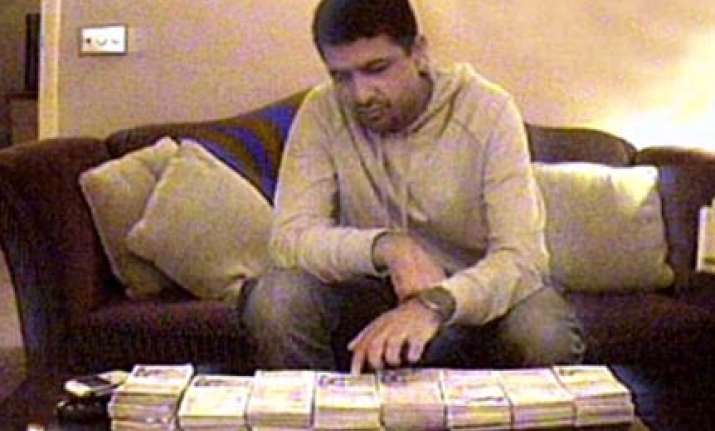 mazhar wife and azhar arrested in spot fixing scam