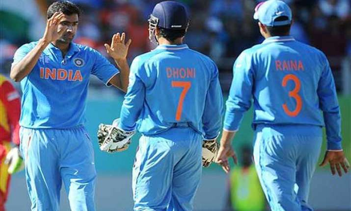 world cup 2015 india can beat australia if bowlers continue