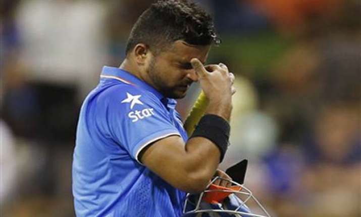 dhoni defends raina s so called problem with short balls