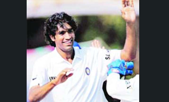 rest of india resticts mumbai in the irani cup on day two
