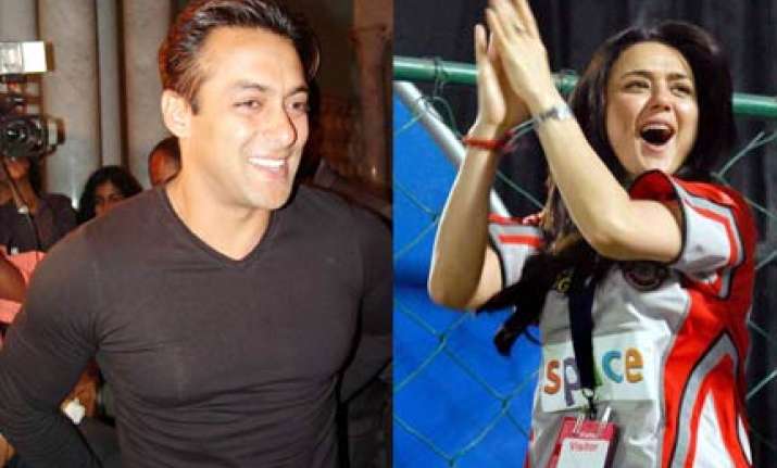 salman supporting preity zinta s kings xi