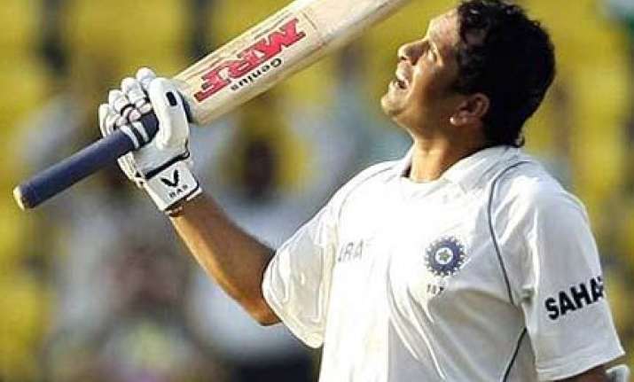sachin tendulkar s bat fetches rs 42 lakh at sports auction