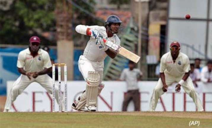 sri lanka struggle as roach strikes