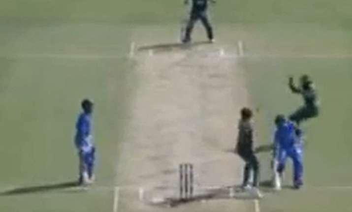 virat kohli vents out his anger at rahane after run out