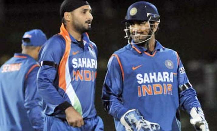 sachin viru s stay in first 15 overs will be key harbhajan