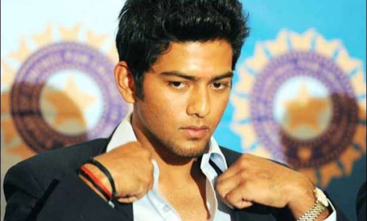 india a eye final tri series berth in last league game