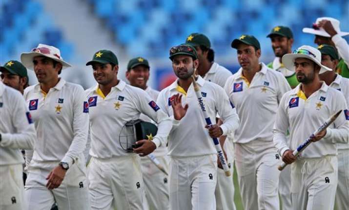 hurt australia will bounce back warns coach waqar younis