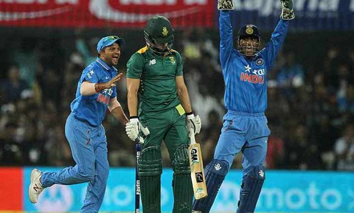 ind vs sa ms dhoni inspires india to 22 run win in 2nd odi