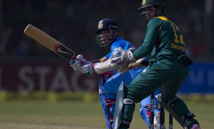 south africa beat india by 5 runs in first odi take 1 0