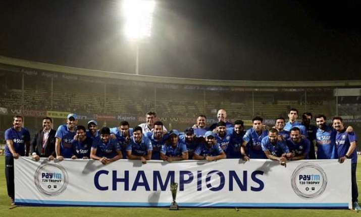 ind vs sl 3rd t20i ashwin weaves spin magic as india clinch