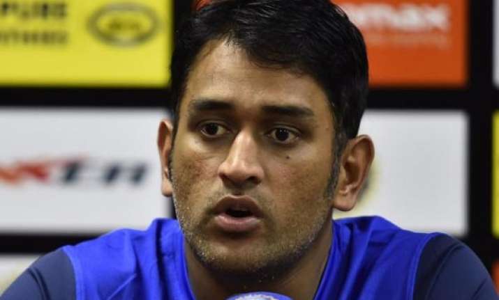 ms dhoni backs his mediocre bowlers says they did a decent