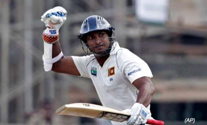 sangakkara replaces tendulkar at number one