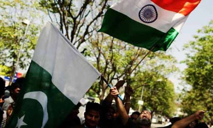 world t20 pakistan officers get visas for india visit