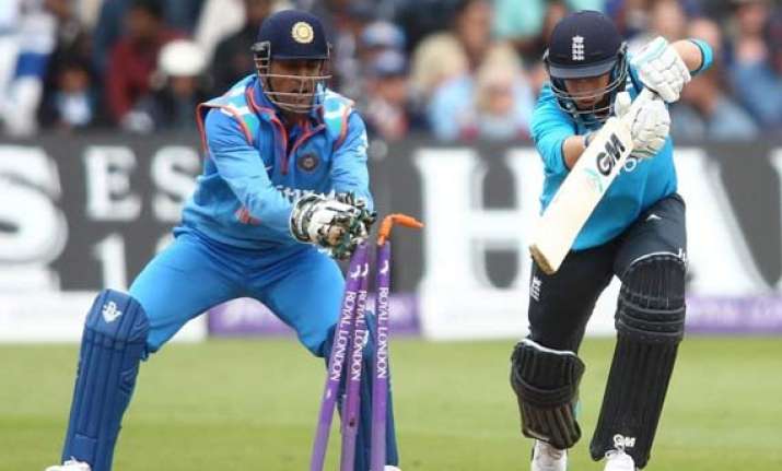ind vs eng ms dhoni equals azharuddin s record of most odi