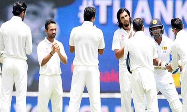 indian team gives guard of honour to retiring kumar
