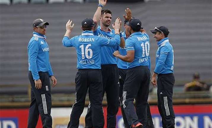 tri series 2015 india knocked out after losing to england