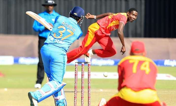 india lose to zimbabwe by 10 runs in 2nd t20i