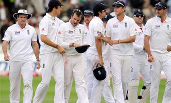 england thrash pakistan in fix row test